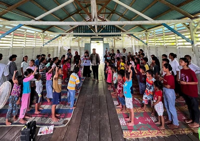 Yayasan Dampak Sosial Indonesia dan FIM Padang Berikan Edukasi PHBS di Mentawai